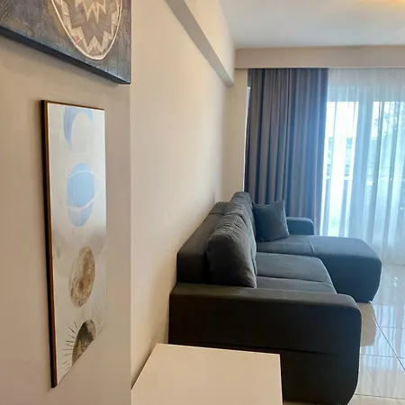Thomas & 2 Apartment