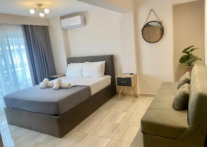 Thomas & 2 Apartament *